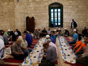 'Oruç tutmak kalp damar hastalığı riskini azaltıyor'