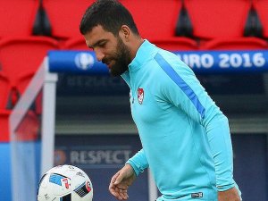 Arda Turan: Oyun stilimiz Simeone'den çok Enrique'ninkine daha yakın