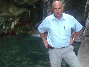 Şüpheli takibinde silahı ateş alan polis memuru hayatını kaybetti