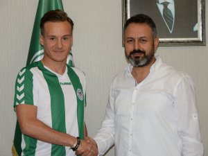 Konyaspor gençleşiyor