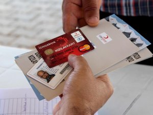 Suriyelilerin yüzünü 'Kızılay Gıda Kartı' güldürdü