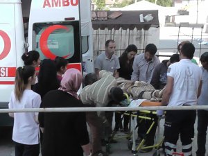 Kendini balkon demirlerine asarak intihar etti