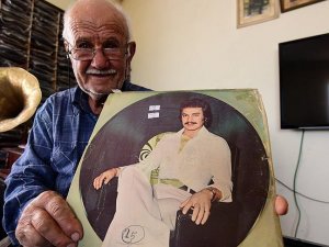 Tahir dedenin taş plak merakı
