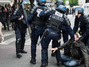 130 kişiye Paris'teki gösterilere katılma yasağı