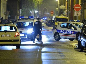 Paris'te rehine krizi: 3 ölü