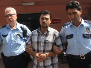 Eşini bıçaklayıp yardım istedi