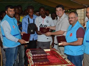 Türkiye Diyanet Vakfı'ndan Afrika’ya Kur'an-ı Kerim