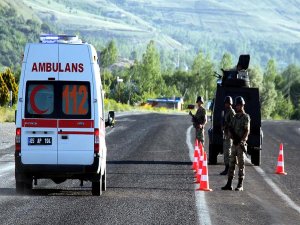 Van'da zırhlı polis aracının geçişi sırasında patlama: 6 yaralı