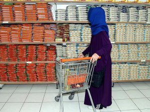 Örnek gıda bankası yoksulların yüzünü güldürüyor