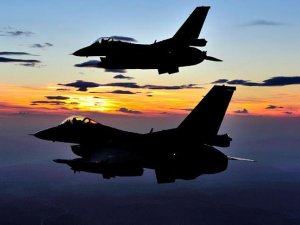 Irak'ın kuzeyine hava harekatı