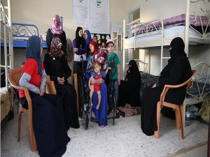 Savaş mağduru Suriyeli 11 kadın aynı evde buluştu