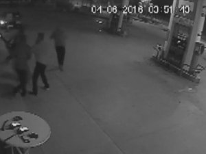 Silahlı soyguncuları engellemeye çalışırken gözlerini kaybetti