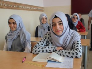 İmam Hatip Ortaokulu öğrencisi 120 soruyu doğru yanıtlayarak Türkiye birincisi oldu
