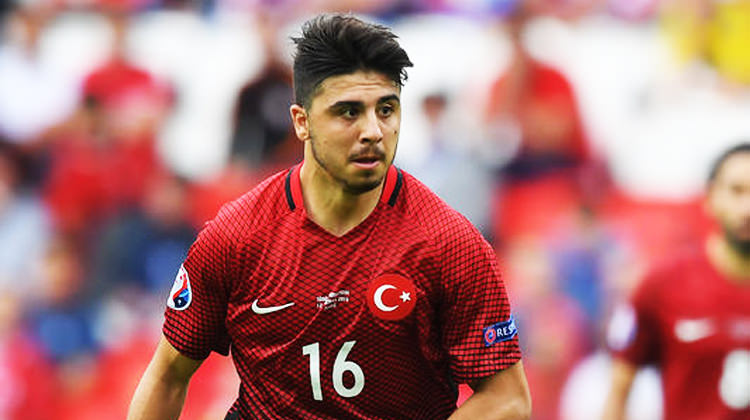 Suskunluğunu bozdu! "Orada saçımı düzeltmem..."