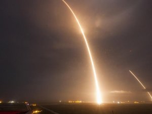 SpaceX'in Falcon 9 roketi okyanustaki platforma inemedi