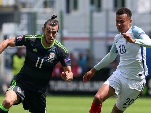 İngiltere, Galler'i uzatmalarda devirdi