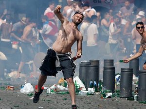 İspanyol turistlere saldıran 6 Rus holigan gözaltına alındı