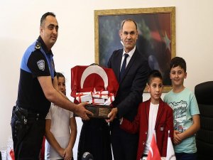 Çocuklardan emniyet güçlerine duygulandıran mektuplar