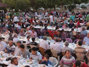 İHH'dan Adıyaman'da 3 bin kişiye iftar