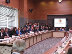 Yüksek yargı düzenlemesi komisyonda kabul edildi
