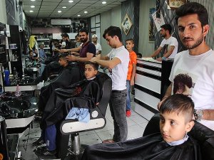 Başarılı öğrencilere ücretsiz tıraş