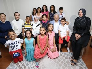 Başbakan Yıldırım İzmir'de sevgi evi ziyaret etti