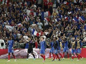 EURO 2016 A Grubu'nda lider Fransa