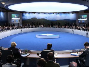 NATO'nun gündemi enerji güvenliği