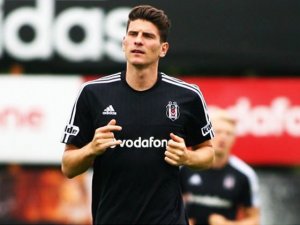 Mario Gomez için İtalya çıkarması
