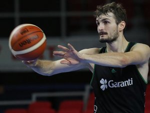 Darüşşafaka Doğuş, Birkan Batuk'u renklerine bağladı