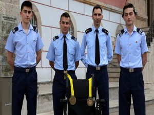 ABD'deki robot yarışmasında Türkiye'nin gururu oldular
