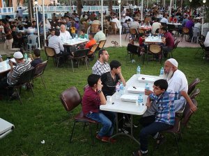 Anadolu Öğrenci Birliği'nden Gazze'de iftar