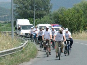 Sığınmacılar için pedal çevirdiler
