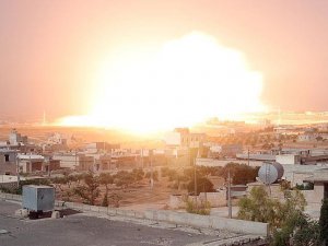 Rus uçakları Halep'i fosfor bombasıyla vurdu