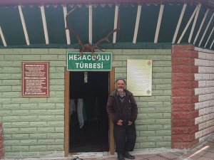 Bu köyde türbe köyün en yaşlısına emanet