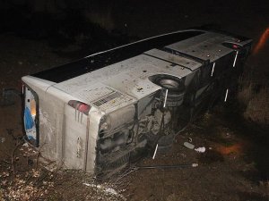 Balıkesir'de otobüs kazası : 1 ölü, 12 yaralı