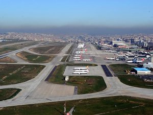Motoru duran uçak İstanbul'a acil iniş yaptı