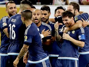 Messi rekor kırdı, Tangocular finalde...