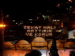 Sanatıyla göklere 'yıldız' asıyor