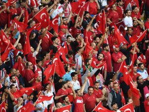 Türk seyirciler Fransızları hayran bıraktı