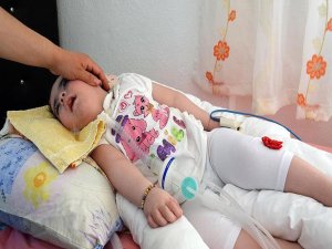 Minik Şeymanur sağlığına kavuşacağı günü bekliyor