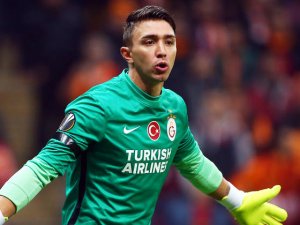 Muslera ayrılıyor mu? Menajeri açıkladı