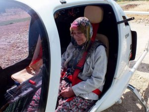 80 yaşında ilk kez cayrokopter ile uçtu