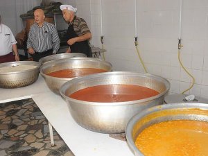 Vasiyeti üzerine 26 yıldır iftar yemeği dağıtılıyor