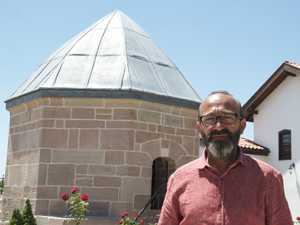 Türbedar kardeşlerin "hizmet" aşkı