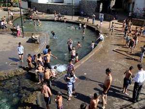 Diyarbakırlıların ramazanda sıcakla mücadelesi