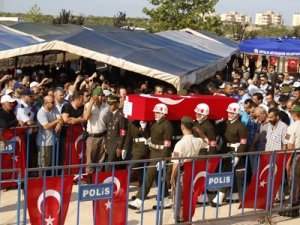 Hakkari'de şehit olan Konyalı uzman çavuş toprağa verildi