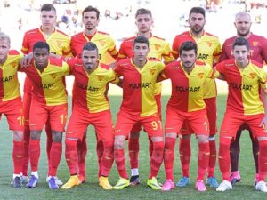 Göztepe 3 futbolcuyla yollarını ayırdı