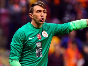 Muslera'ya Meksika'dan çılgın teklif!