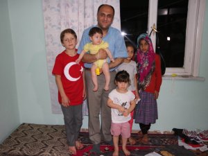 Başkan Özaltun, Suriyeli aileyle sahur yaptı